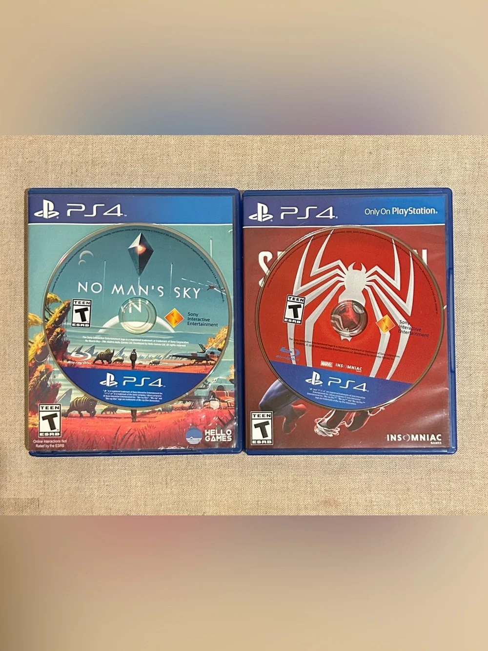 Marvel Spider-Man PS4 Game - Red and No Man’s Sky PS4 Game